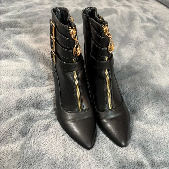 Elegant Black Ankle Boots with Gold Buckles - Picture 2 of 4
